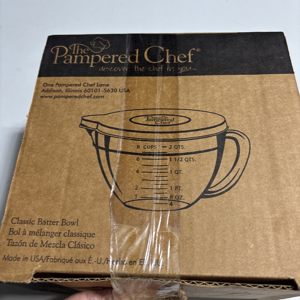 New Pampered Chef Classic Batter Bowl 8 Cup / 2 Qt Glass With Lid Handle 2230